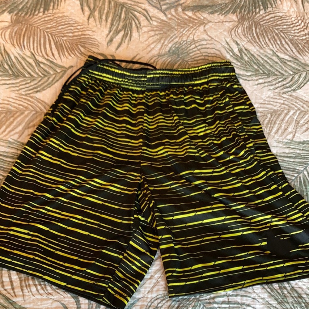 Men’s Large Nike Sport Shorts Basketball
